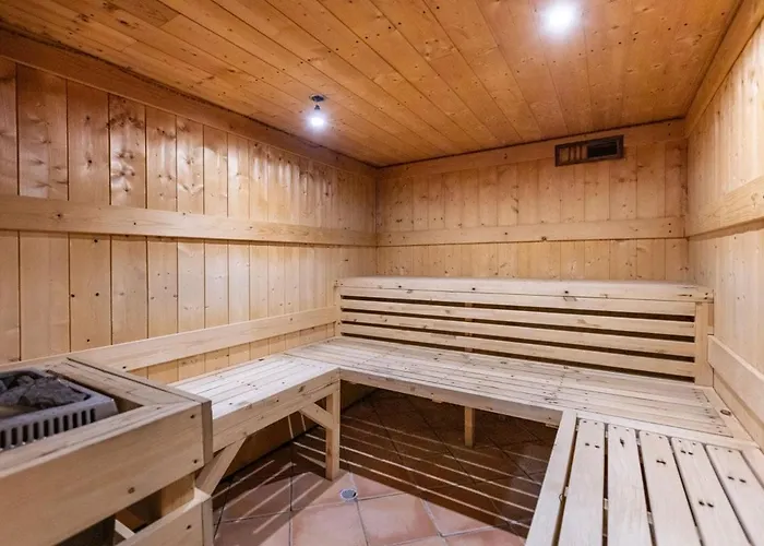 Alaska 7 130 M2 Balcony In Parking * Val Thorens