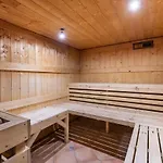 Alaska 7 130 M2 Balcony In Parking * Val Thorens