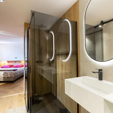 Alaska 7 130 M2 Balcony In Parking